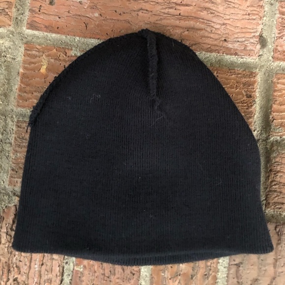Black Knit Beanie with The Rolling Stones Classic Tongue Patch in Front - Picture 3 of 3